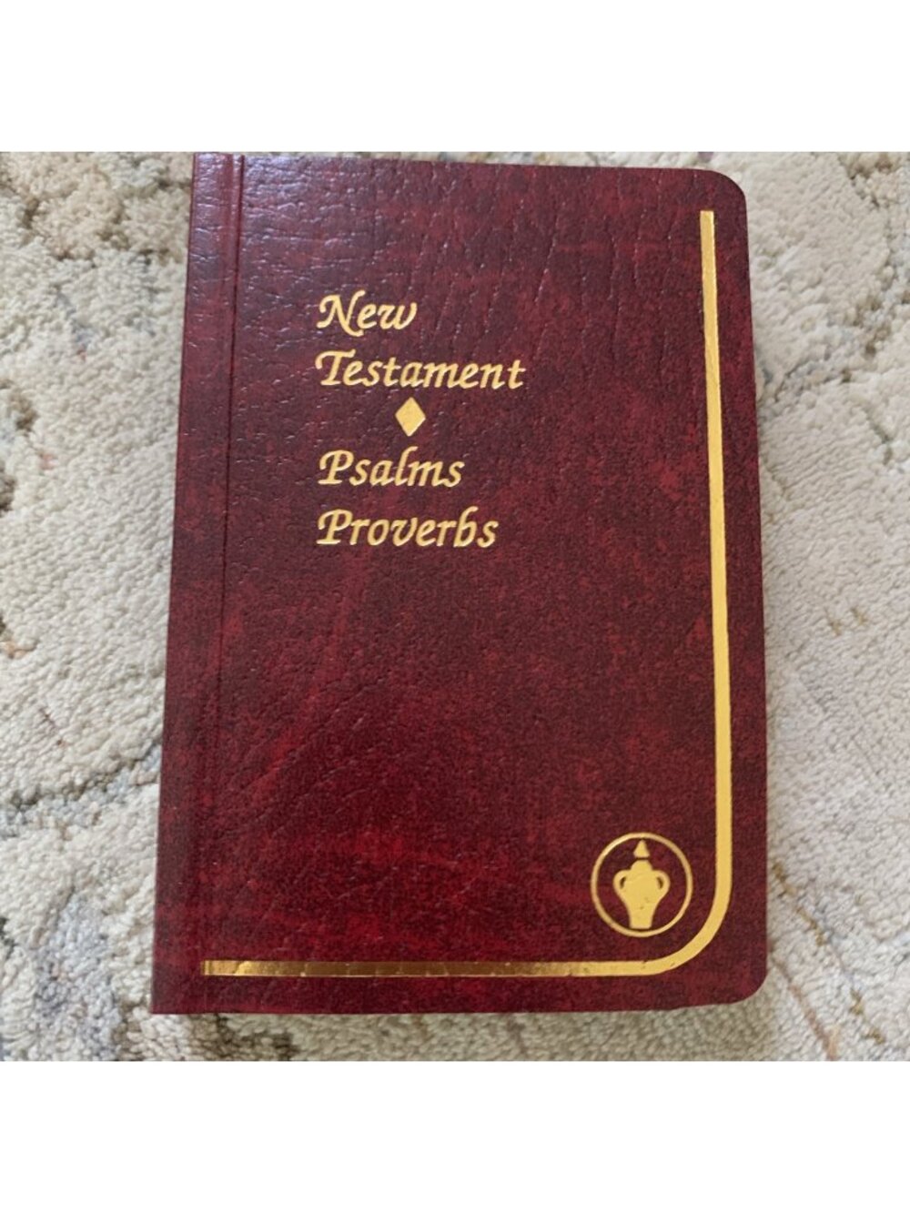 GIDEONS INTERNATIONAL NEW TESTAMENT POCKET BIBLE PSALMS PROVERBS RED COVER GOLD